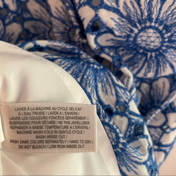 Simons CONTEMPORAINE Blue Daisy Print Cutout Embroidered Dress Size 4 - Picture 8 of 8